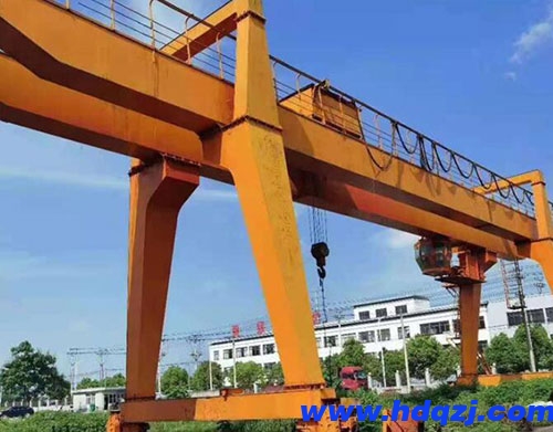 如何獲得龍門(mén)吊司機(jī)操作證，需要滿(mǎn)足哪些條件和通過(guò)哪些考試？